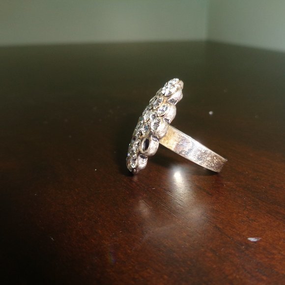 Round faux crystal ring- costume jewelry - Picture 6 of 12